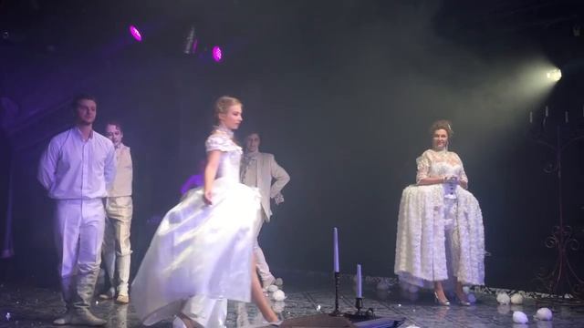 Дебют. "Стакан воды или Заговор по-английски". Театр им. М.А.Булгакова смотреть онлайн