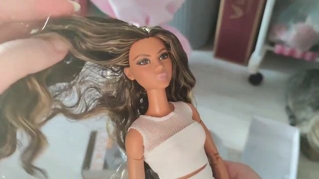РаспаковОчка ? Barbie LOOKS #1 подарок на день рождения от парня ?? смотреть онлайн