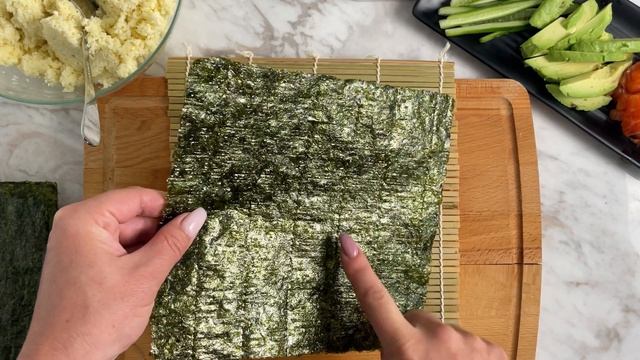 КЕТО СУШИ РЕЦЕПТ | НИЗКОУГЛЕВОДНЫЕ СУШИ БЕЗ РИСА | КЕТО РЕЦЕПТЫ смотреть онлайн