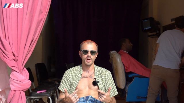 Девушка барбер - будущее барбершопов