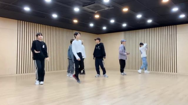 ENHYPEN dancing to Monster- Shawn Mendes & Justin Bieber (Dance JAM Live # 210202) смотреть онлайн
