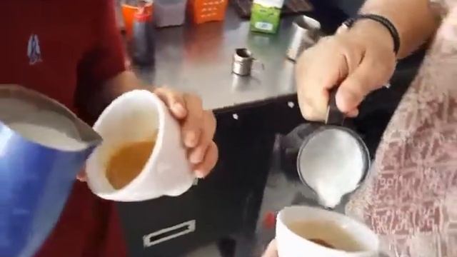 Battle latte art between father & son 11 years old barista смотреть онлайн