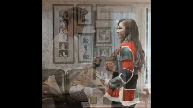 ''Mert Ramazan Demir fue captada por la cámara saliendo de la casa de Afran con Afra. смотреть онлайн