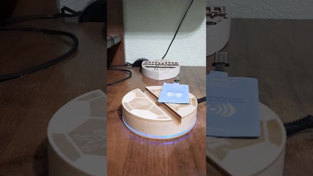 Беспроводная DIY зарядка смотреть онлайн