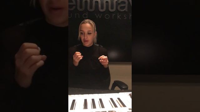 УРОКИ ВОКАЛА с TAYNA RITS. 1 урок. Часть 1 смотреть онлайн