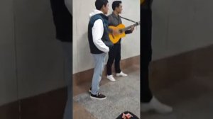 Девушка, которая пела в переходе, снова запела - Любовь и боль♥