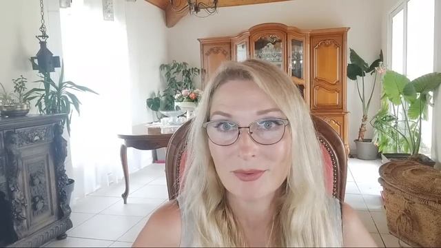 Зачем они по Русски говорят? Ищу стулья из вишни. Другие новости. Франция. смотреть онлайн