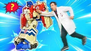 Оптимус Прайм травмировал ногу! Доктор Ой пришел на помощь. Игры в доктора для детей