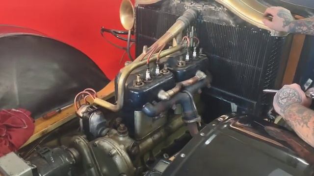 Clive Cusslers 1913 Renault lives again, 110 years old, still running смотреть онлайн