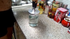 Сделал машинку для закатки. Привод от шуруповёрта.