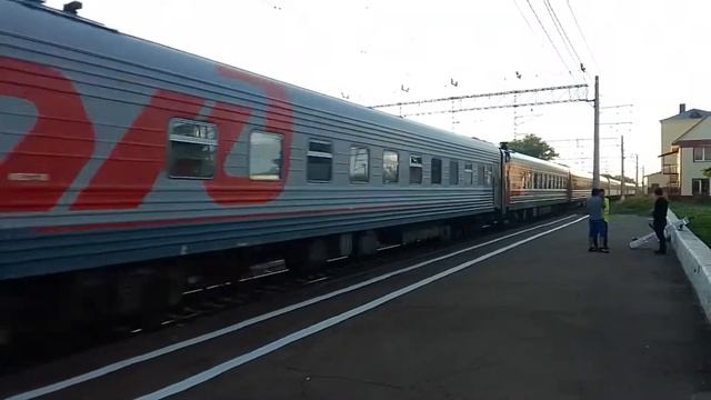 Электровоз ЭП2К-036 с поездом 049А "Санкт-Петербург-Кисловодск". смотреть онлайн