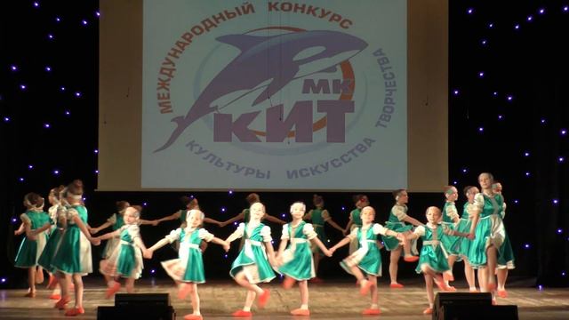 ТАНЕЦ-ЛАПОТОЧКИ смотреть онлайн