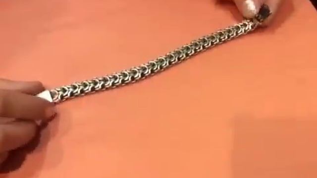 Продаётся серебряный браслет...замок коробочка смотреть онлайн