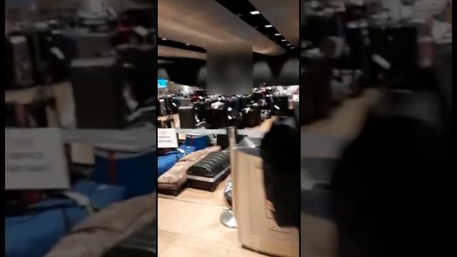 Baggage Situation At Hamburg Airport #shorts смотреть онлайн
