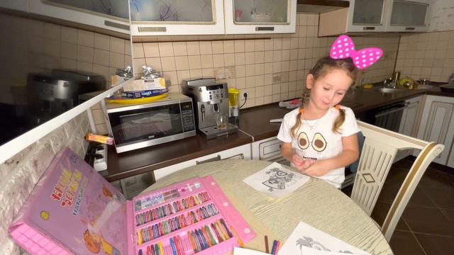 Играем с Ангелиной и раскрашиваем рисунки на время. смотреть онлайн