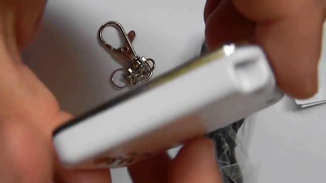 Мини Портативная 1.5" LCD 16M Аккумуляторная USB Цифровая Фоторамка с Брелоком Белая смотреть онлайн
