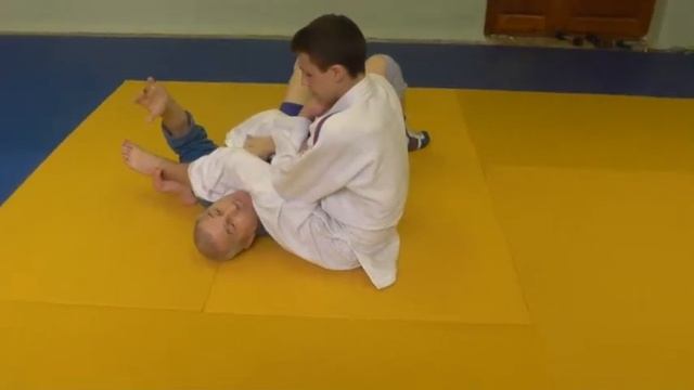 3 ухода от рычага локтя захватом руки между ног ч.1 смотреть онлайн