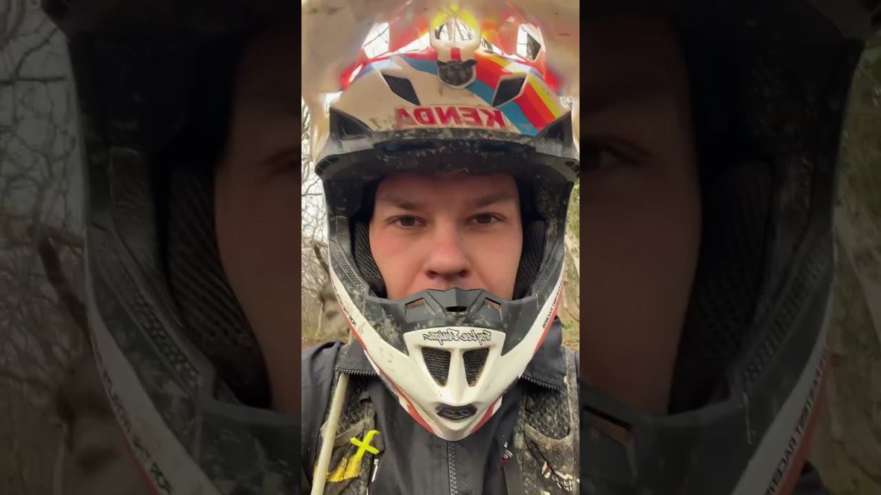 Как настроение?) Мёрзнете? #moto #reels #stunt #стант#суета #bse #зверь #питбайк #эндуро #покатушки смотреть онлайн