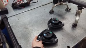 Тойота Камри v 70. Замена опорных чашек по гарантии.