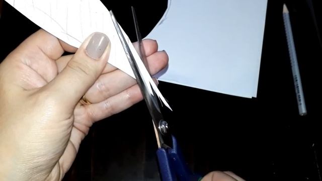 Как сделать/вырезать перышко из бумаги. ПОДЕЛКИ из БУМАГИ смотреть онлайн