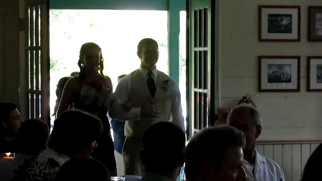 ENTRANCE AT RICH WEDDING RECEPTION смотреть онлайн