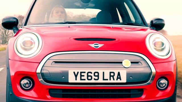 New 2021 Mini Cooper Electric Interior & Exterior View смотреть онлайн
