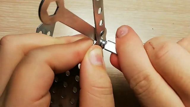 Как сделать диспенсер для скотча из металлического конструктора///Egor4ik. смотреть онлайн