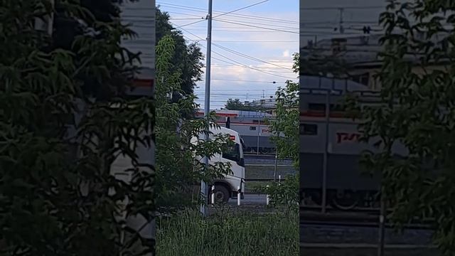 2ЭС6 #railway #топ #shortpants #новокузнецк #рек #train #рекомендации #поезда #ржд #shortshorts смотреть онлайн