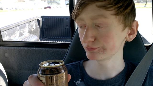 Java Monster LOCA MOCA Energy Drink (One Take Review) смотреть онлайн