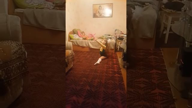 Танец с элементами гимнастики смотреть онлайн
