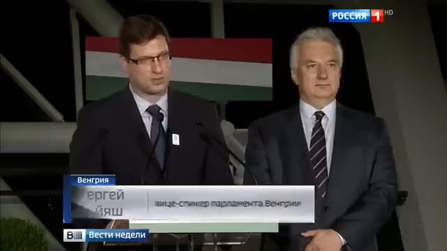 30 немцев гоняли с десяток беженцев по Шверину смотреть онлайн