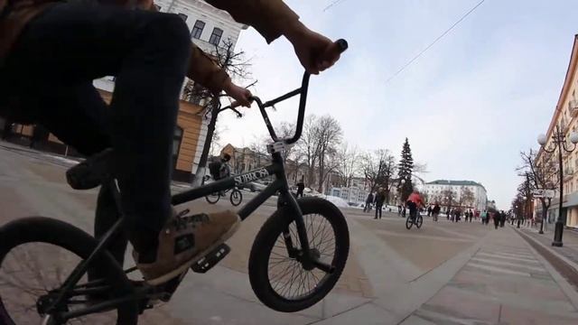 Вальяжно катить по московской на менуле смотреть онлайн