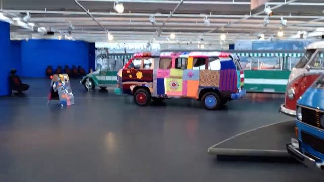Strickbulli im Automuseum Volkswagen 8 смотреть онлайн