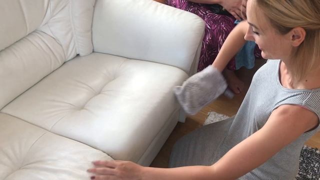 Как почистить любые загрязнения на кожаном диване смотреть онлайн