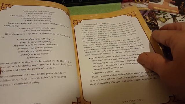 The Everyday Witch Tarot- Guidebook смотреть онлайн