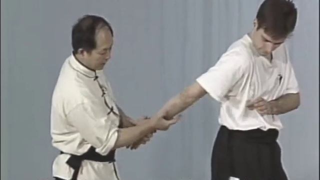 #36 выверт руки Tai Chi Ch'uan (Martial Art) Armlock Techniques уроки тай чи Болевые приемы