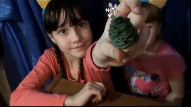 Саша и Олеся сделали чудесный новогодний подсвечник смотреть онлайн
