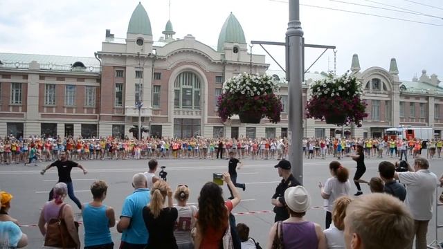 Всесибирский хоровод флешмоб на день города Новосибирск 29 06 2014 смотреть онлайн