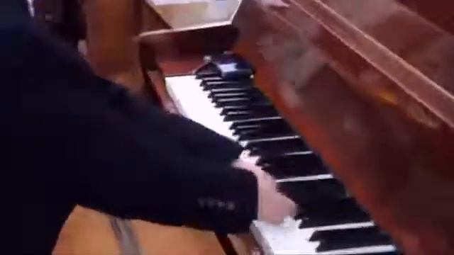 Пианист без кистей смотреть онлайн