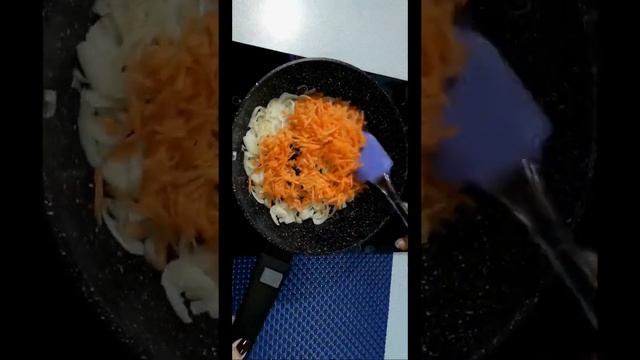 Этот Рецепт для Любителей Куриных Потрошков. Тушеные Куриные Желудки в Сметане. #Shorts смотреть онлайн