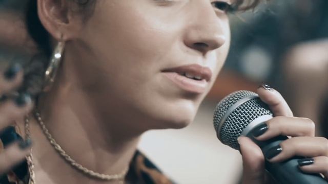 Yanımda Kal (Akustik) - Zeynep Bastık смотреть онлайн