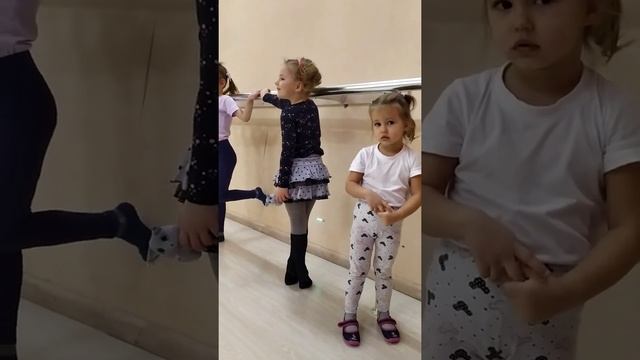 На хореографии конечно и одежда имеет большое значение тоже ! Эстетикуюа и культура видна везде ! смотреть онлайн