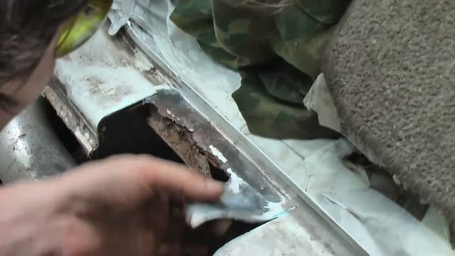 GMC Jimmy - Восстановление порогов левой стороны кузова автомобиля. Сварка, шлифовка швов смотреть онлайн