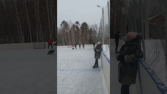 Мордовия-Зубово Поляна. Не много позетивчика на катке