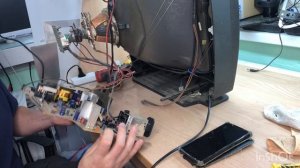 Старичок LG в ремонт. Кинескопный телевизор, полосы при ударе и не всегда включается.