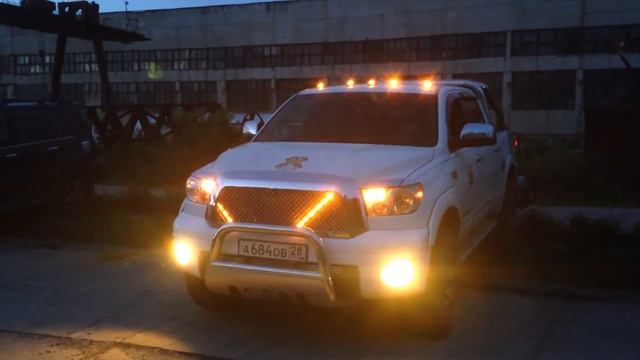 Toyota Tundra Фонарики в решетку смотреть онлайн