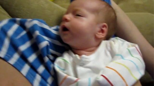 Вы видели, как икает новорожденный ребенок? Смешное видео смотреть онлайн