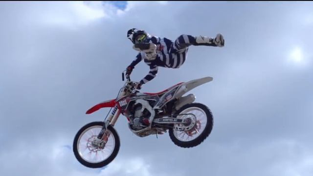 Pavel Antonov | Red Bull X-Fighters Novillero смотреть онлайн