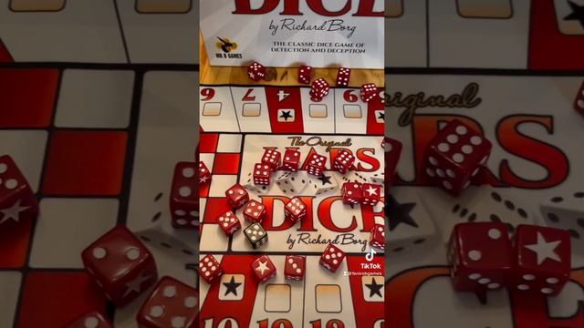 Liars Dice Game #boardgames #dice смотреть онлайн