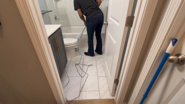 DECORATE AND CLEAN WITH ME|GUEST BATHROOM